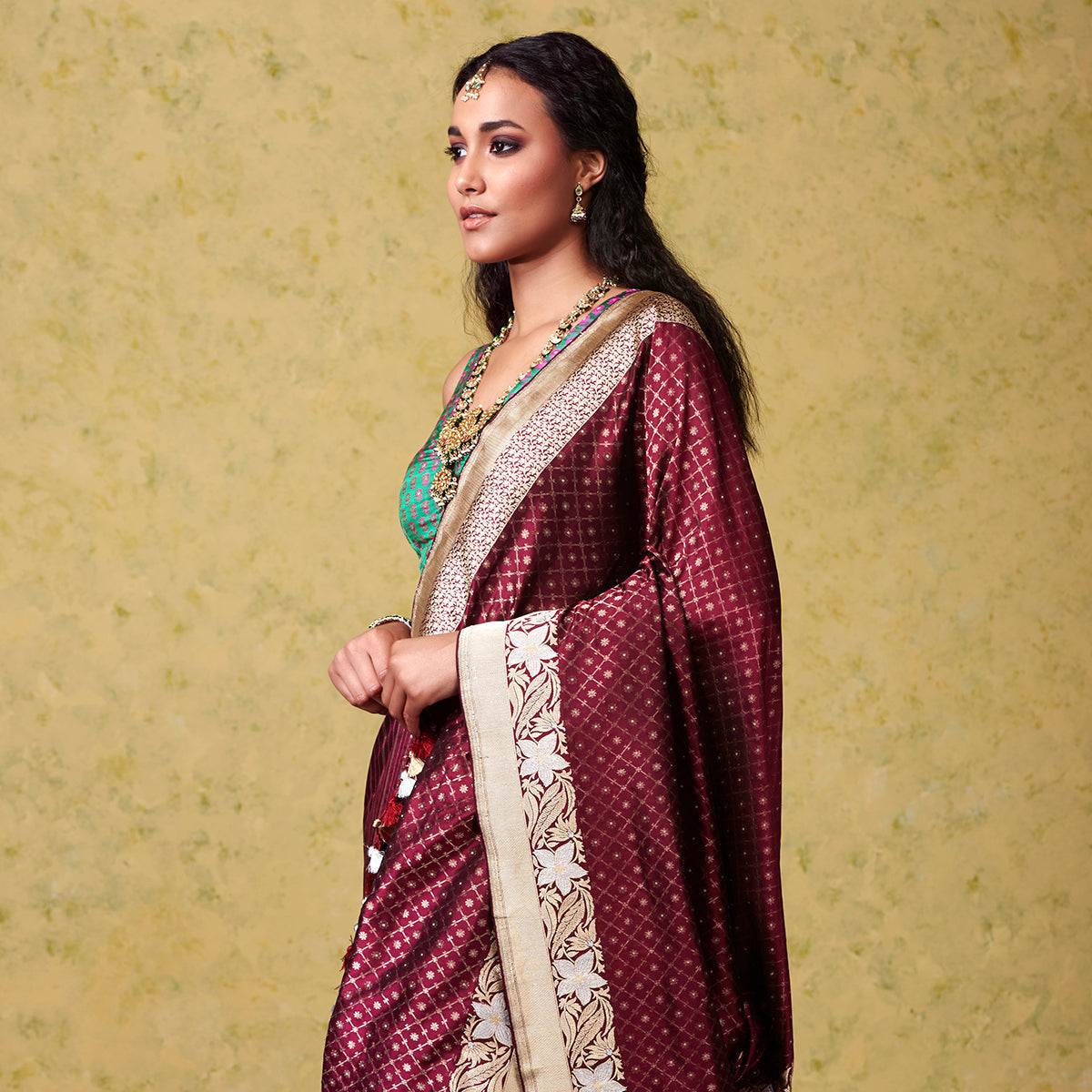 Handwoven_Wine_Cutwork_Nilambari_Saree_with_Kadhwa_Border_WeaverStory_01