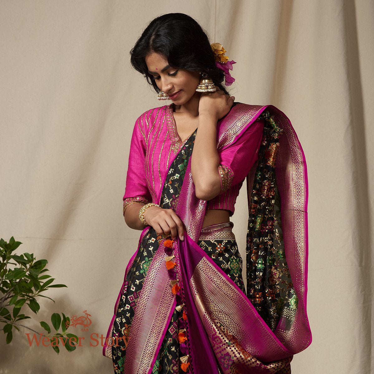 Handwoven_Black_Banarasi_Patola_Saree_with_Purple_Border_and_Pallu_WeaverStory_01