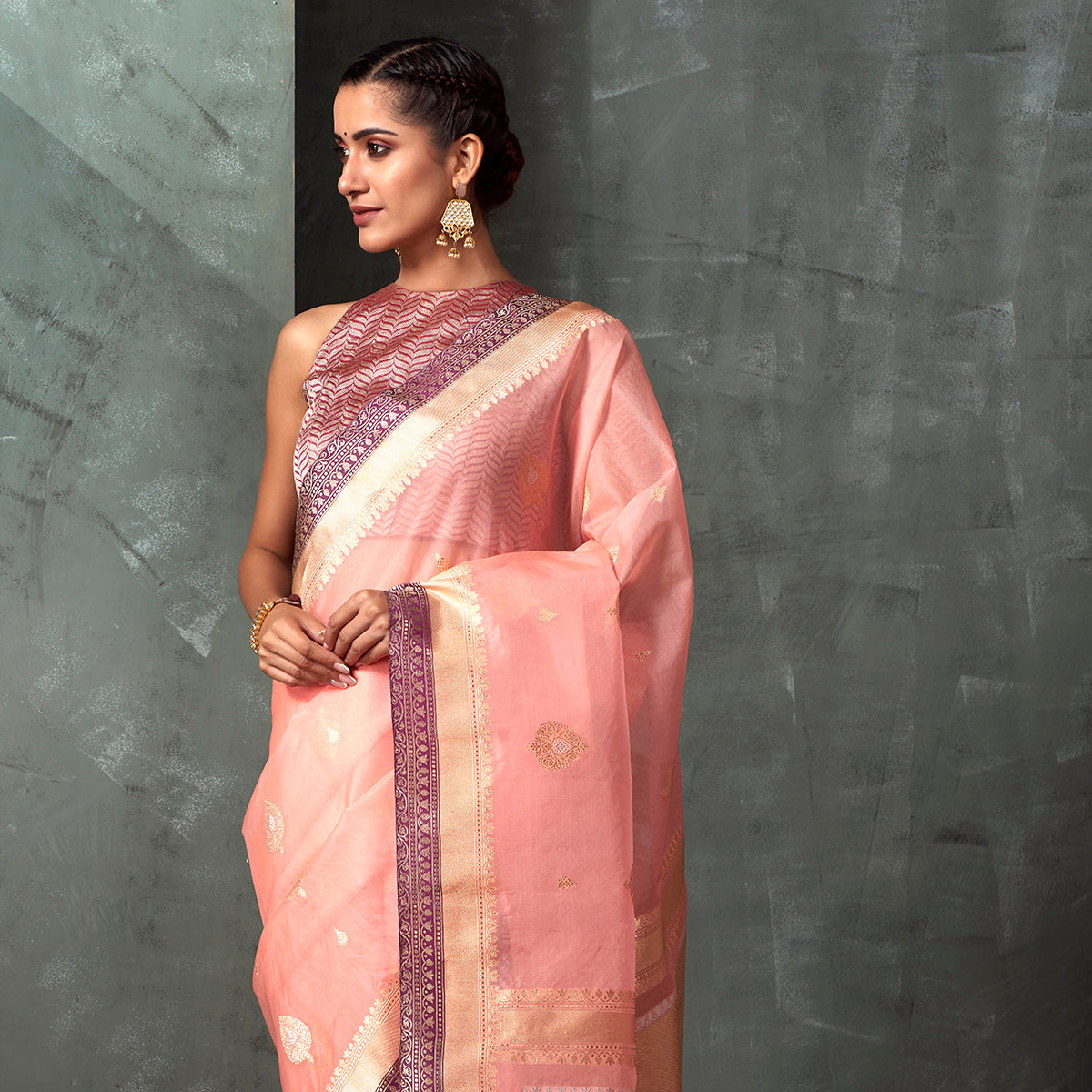 Handloom_Light_Peach_Kadhwa_Kora_Saree_with_Wine_Selvedge_WeaverStory_01