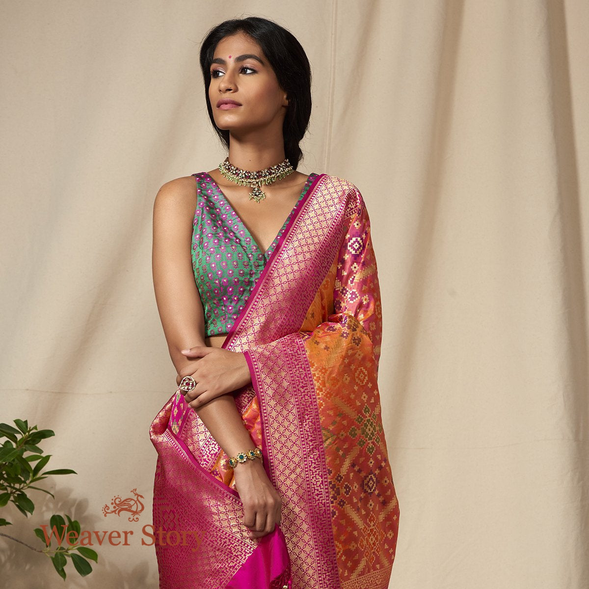 Handwoven_Katan_Cutwork_Banarasi_Patola_in_Orange_and_Pink_Dual_Tone_WeaverStory_01
