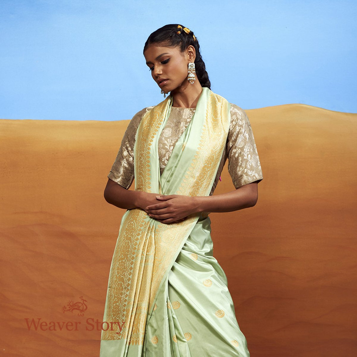 Handwoven_Powder_Blue_Chaand_Boota_Saree_WeaverStory_01
