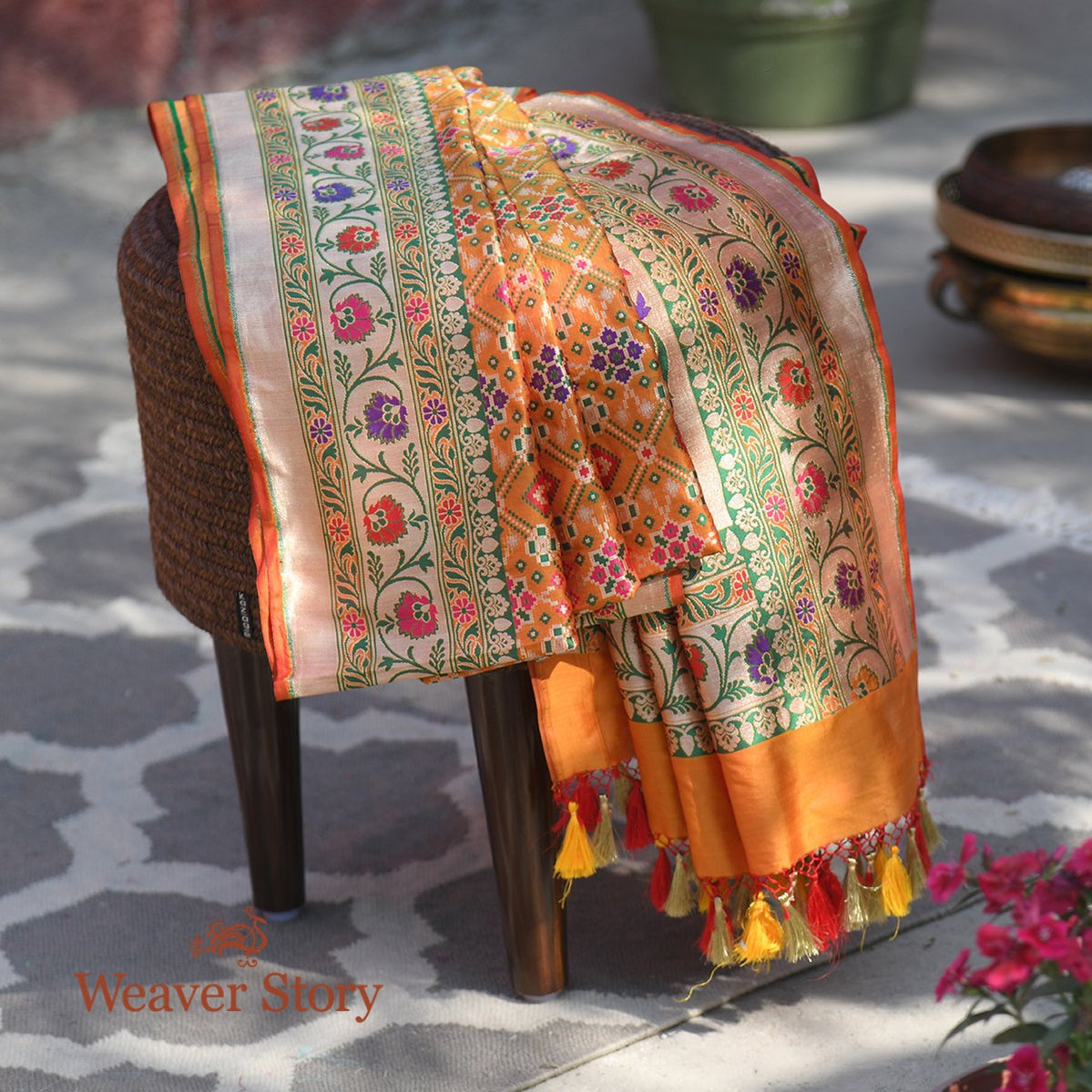 Handloom_Mustard_Double_Warp_Patola_Dupatta_WeaverStory_01