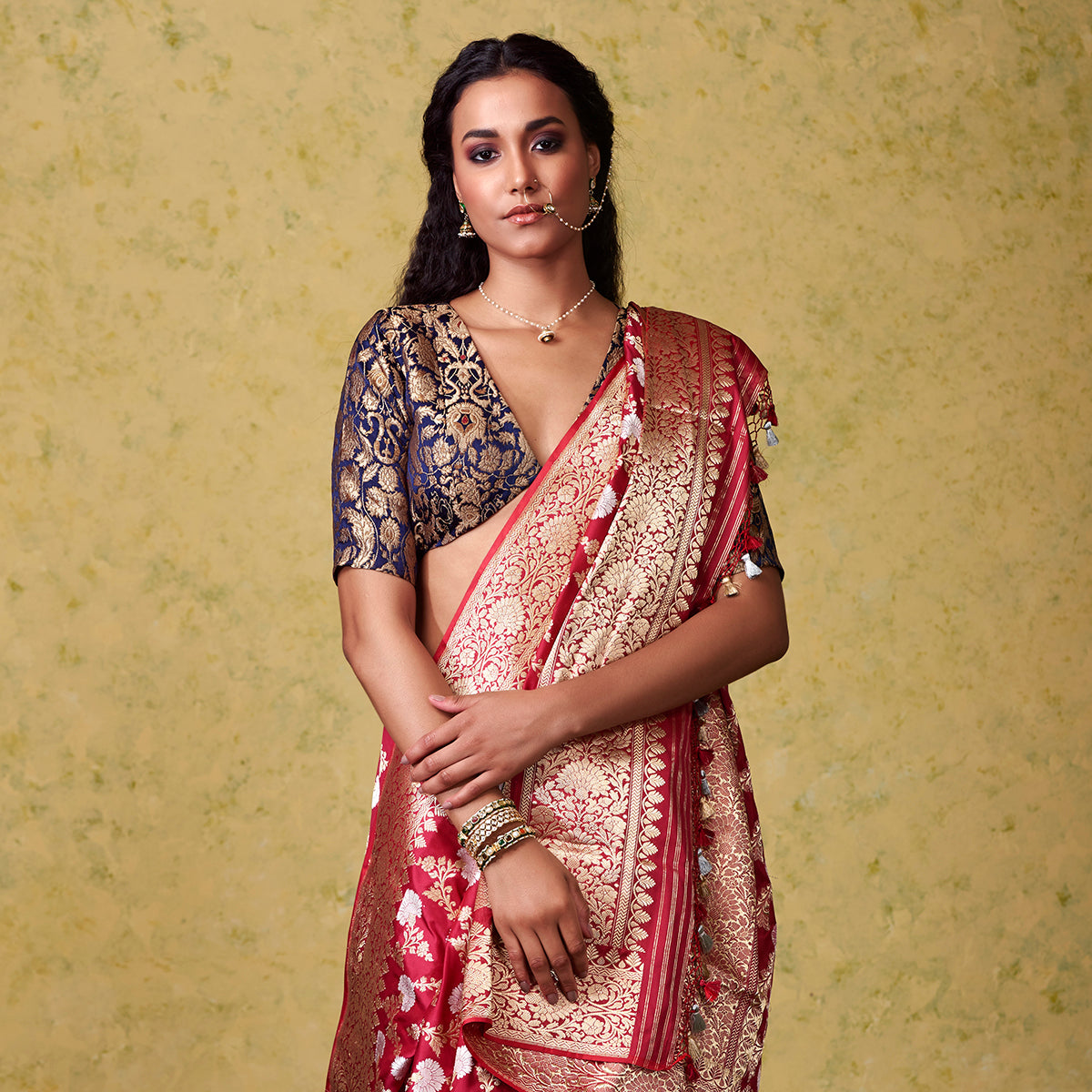 Handloom_Maroon_Kadhwa_Jangla_with_Sona_Rupa_Zari_WeaverStory_01