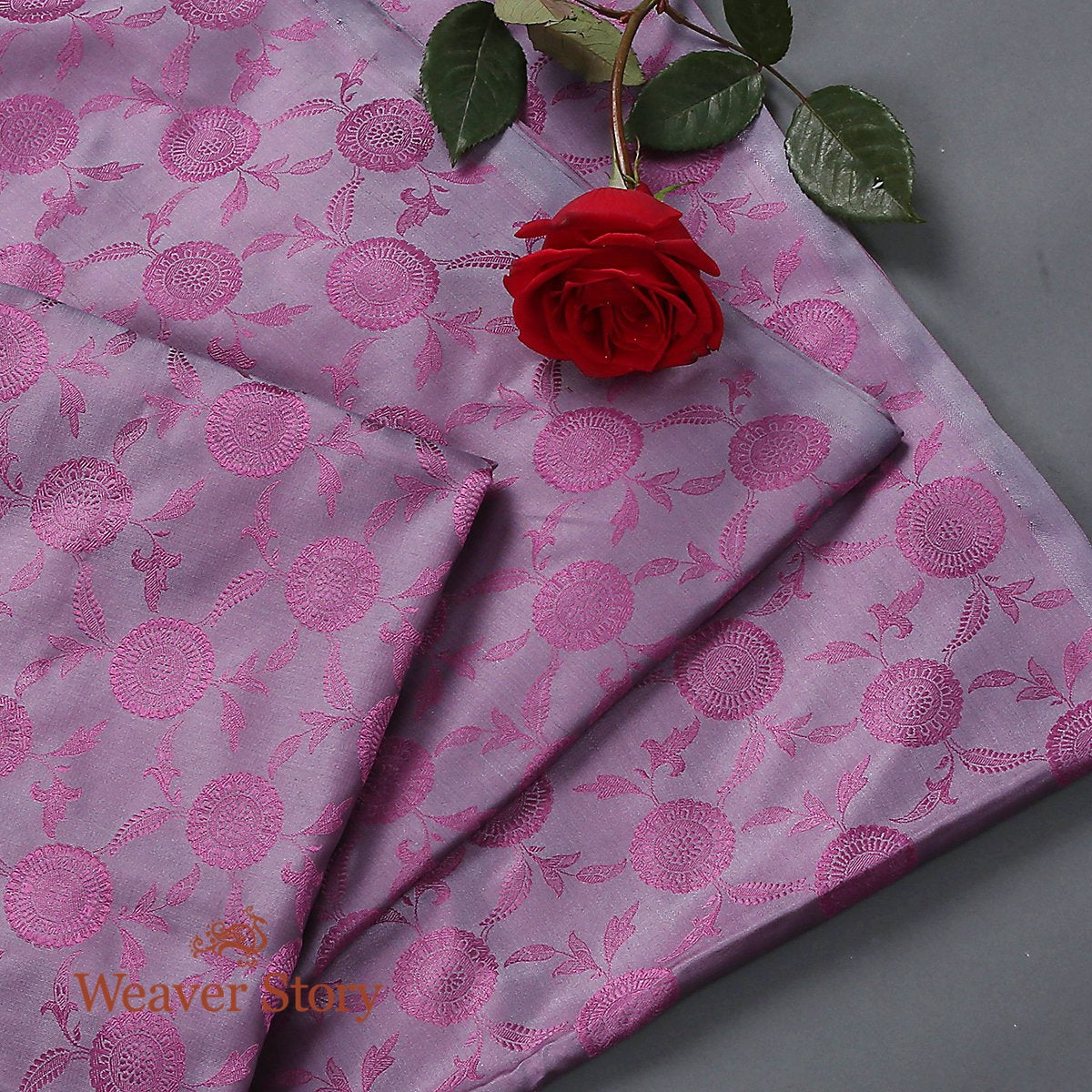 Handloom_Grey_and_Pink_Dual_Tone_Self_Tanchoi_Fabric_WeaverStory_01