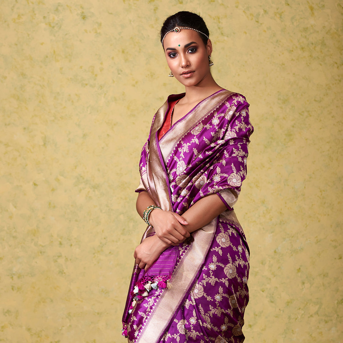 Handloom_Purple_Floral_Kadhwa_Jangla_Saree_WeaverStory_01