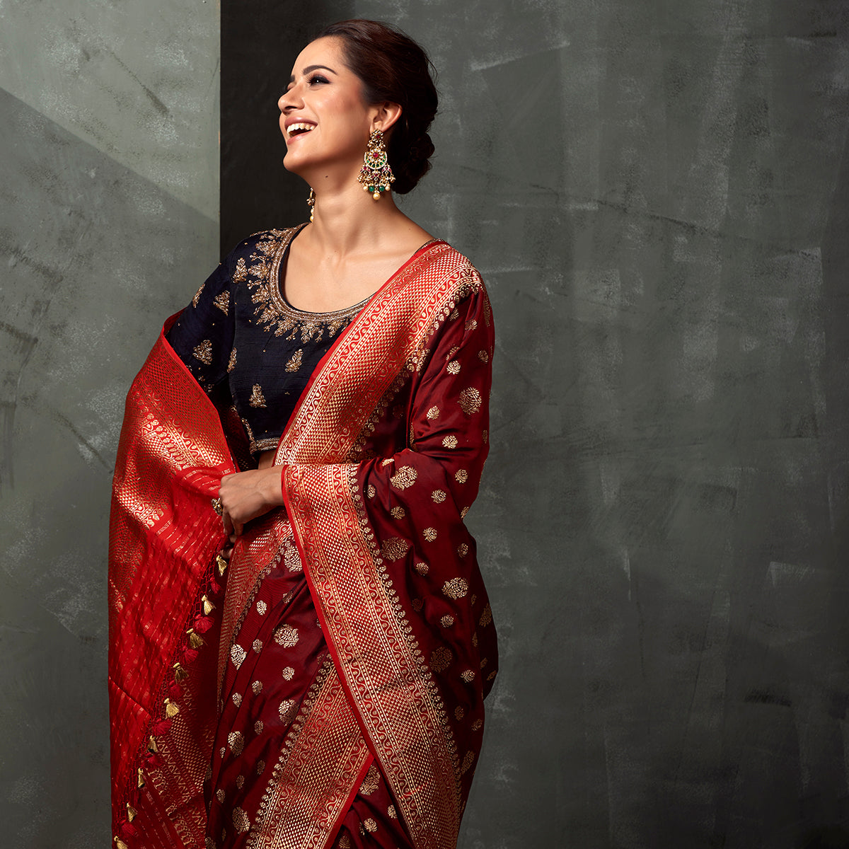 Handwoven_Rust_Ektara_Saree_with_Kadhwa_Boota_and_Red_Border_WeaverStory_01