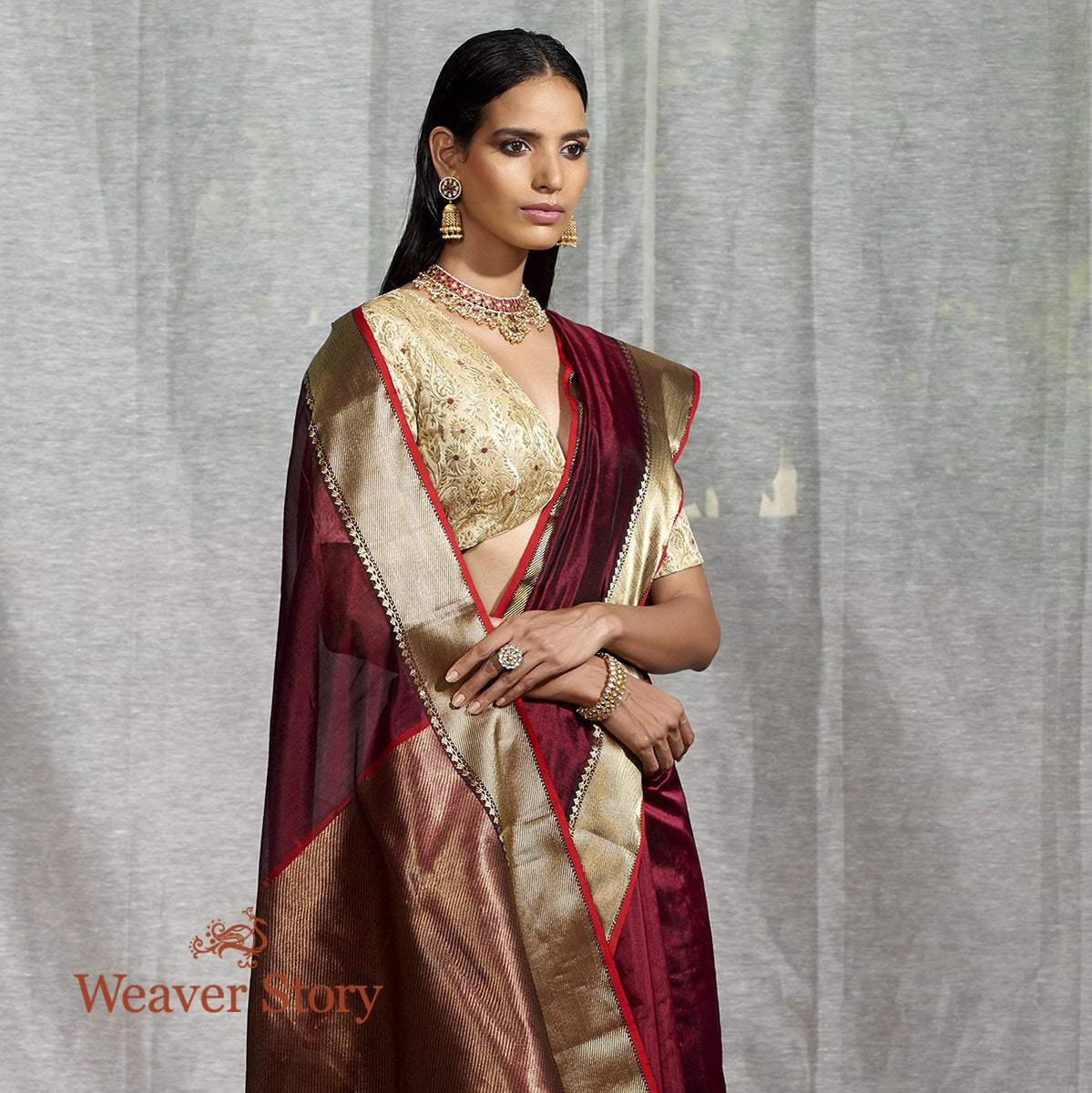 Handwoven_Maroon_Plain_Silk_Cotton_Saree_with_Solid_Zari_Border_WeaverStory_01