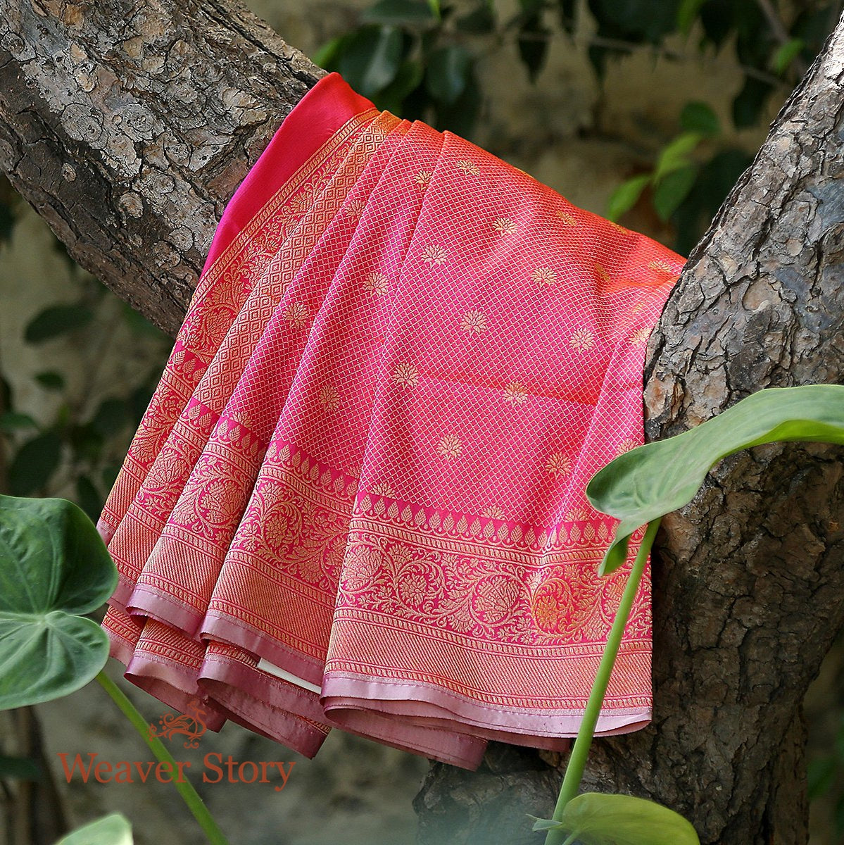 Handloom_Pink_Banarasi_Dupatta_with_Zari_Tanchoi_WeaverStory_01