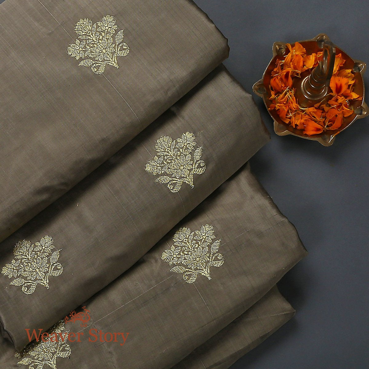 Handloom_Brown_Grey_Kadhwa_Booti_Dupion_Fabric_WeaverStory_01