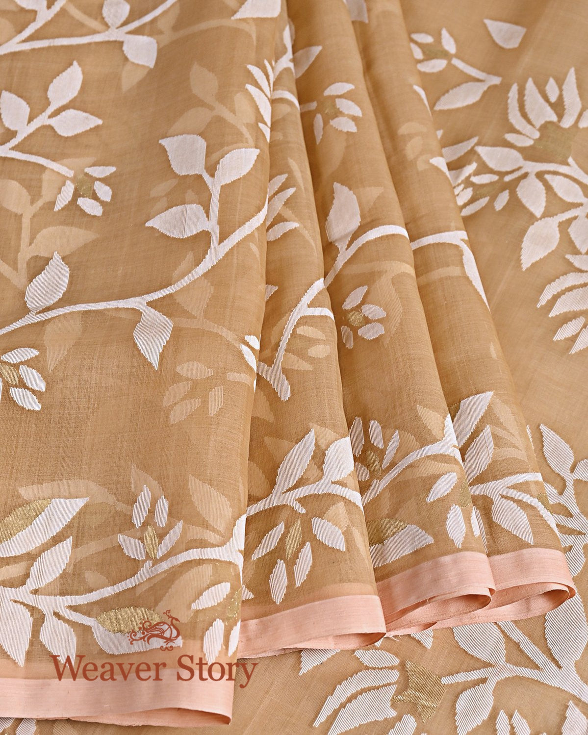 Handwoven_Beige_Silk_Muslin_Jamdani_Saree_with_White_Floral_Pattern_WeaverStory_02