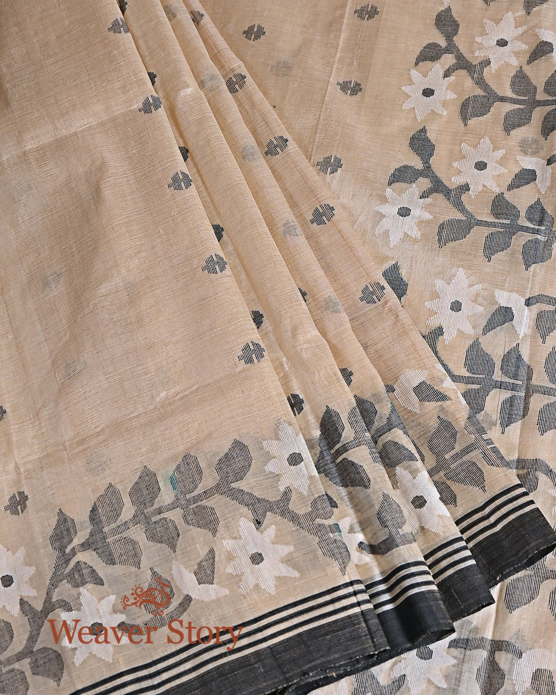 Handwoven_Beige_Tusser_Jamdani_Saree_with_Black_Selvedge_WeaverStory_02