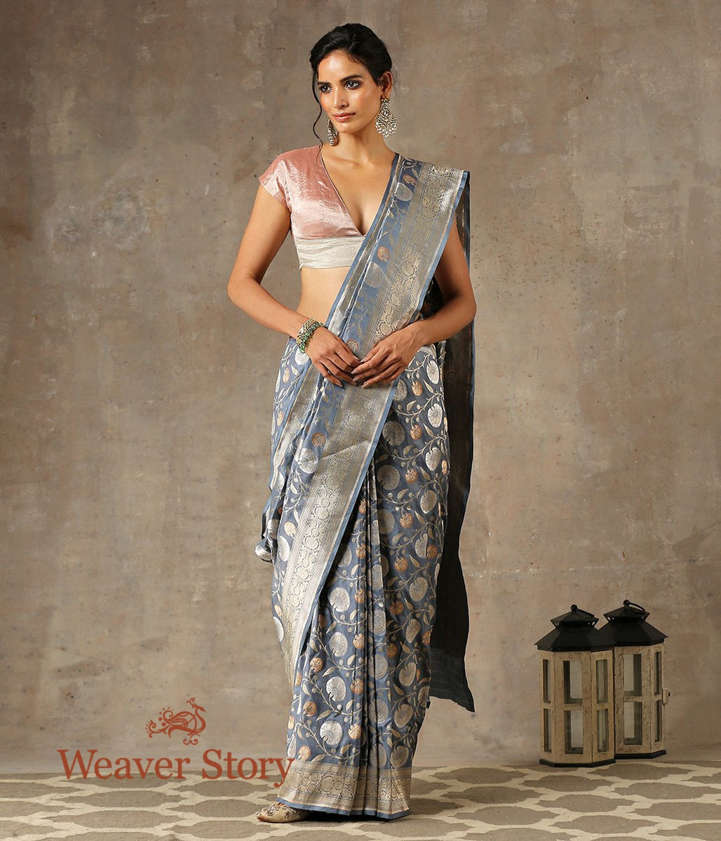 Handwoven_Grey_Banarasi_Silk_Saree_with_Dual_Tone_Zari_WeaverStory_02