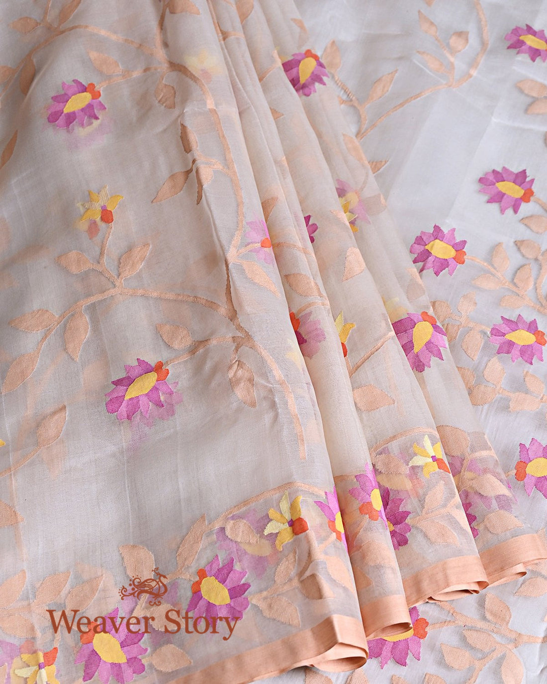 Handwoven_Offwhite_All_Over_Floral_Jaal_Dhakai_Jamdani_Saree_WeaverStory_02