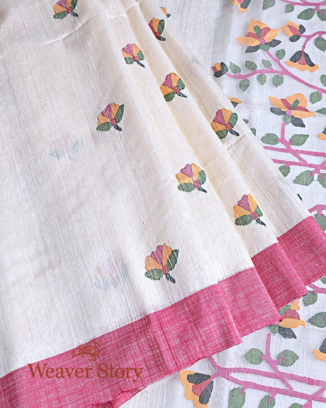 Handwoven_Offwhite_Matka_Silk_Jamdani_Saree_WeaverStory_02