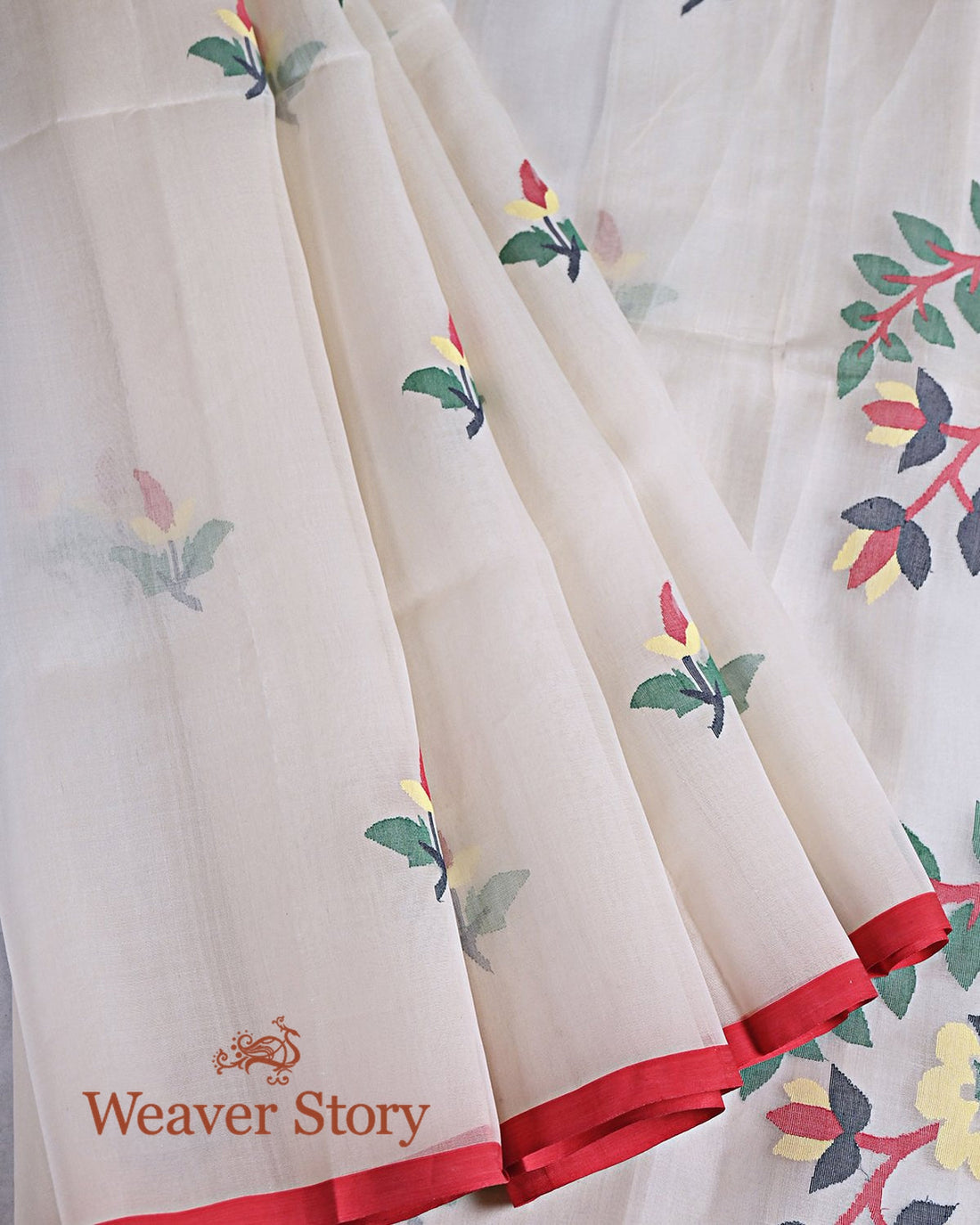 Handwoven_Offwhite_Silk_Muslin_Jamdani_Saree_with_Red_Selvedge_WeaverStory_02