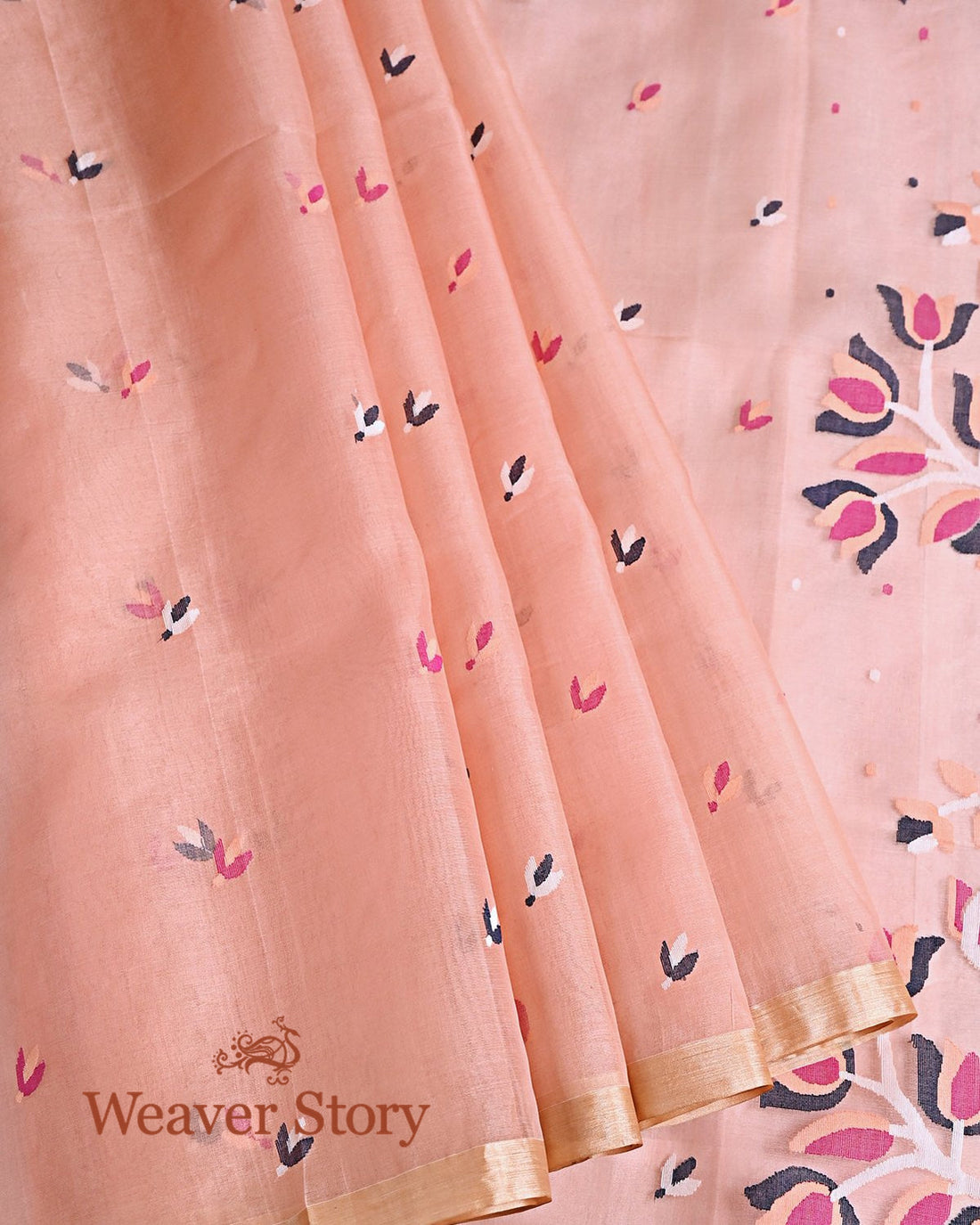 Handwoven_Peach_Silk_Muslin_Jamdani_Saree_WeaverStory_02