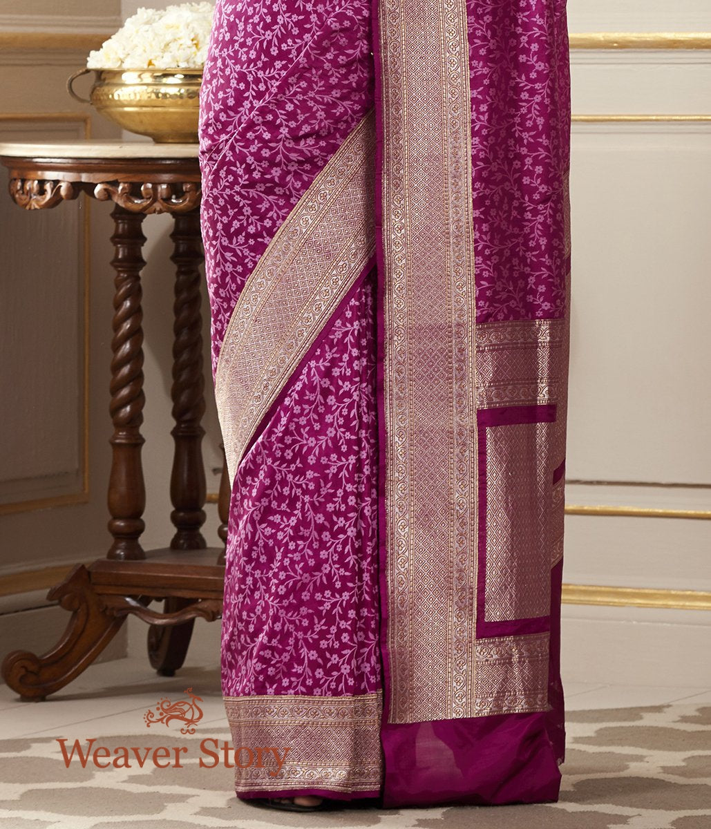 Handwoven_Banarasi_Tanchoi_Saree_in_Wine_with_Gold_Zari_Border_and_Pallu_WeaverStory_04
