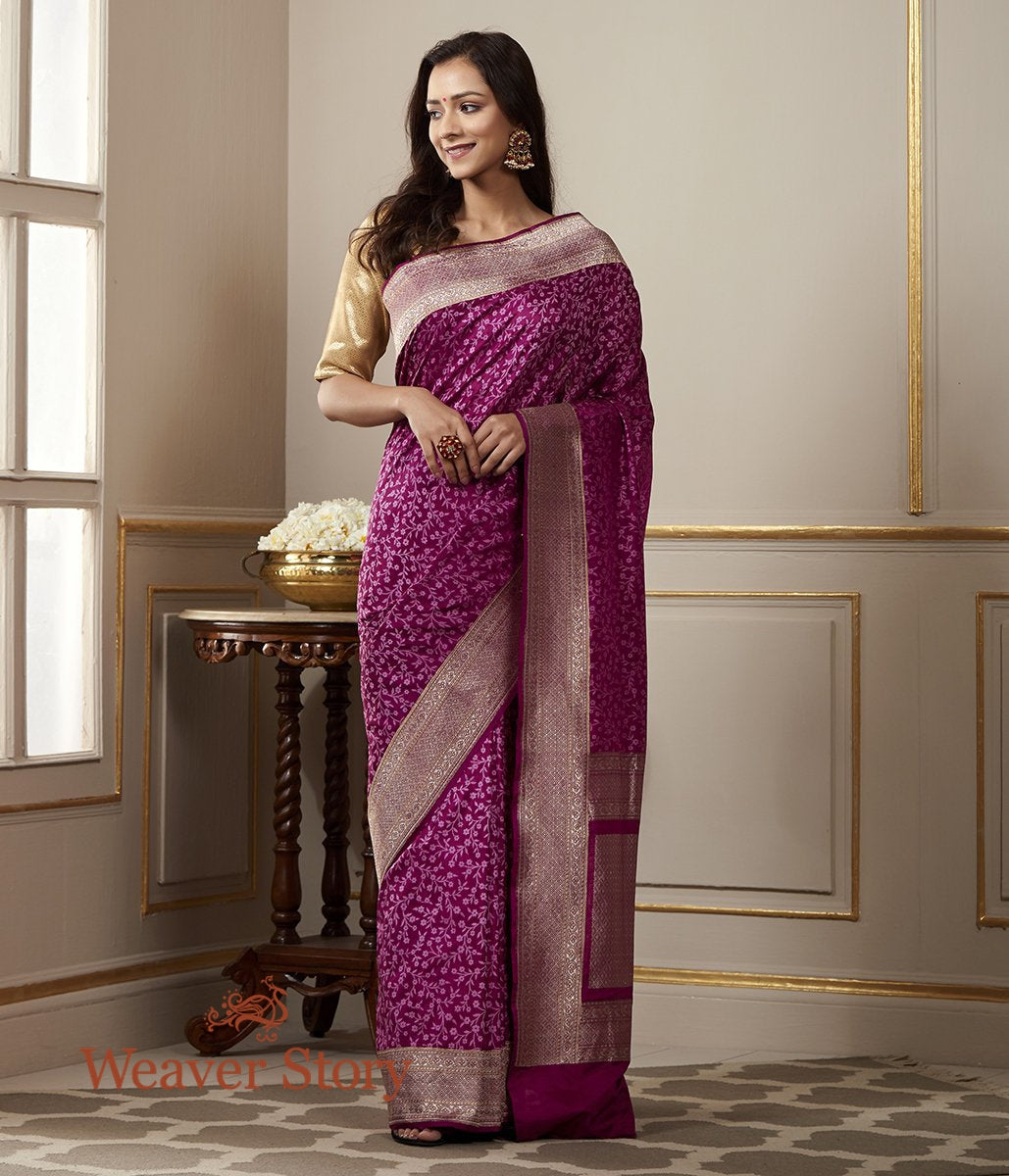 Handwoven_Banarasi_Tanchoi_Saree_in_Wine_with_Gold_Zari_Border_and_Pallu_WeaverStory_02