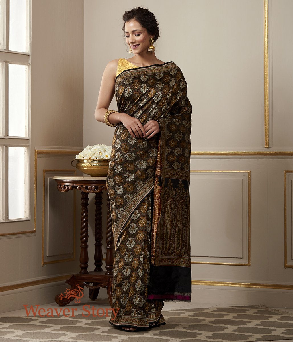 Handloom_Black_and_Beige_Jamawar_Tanchoi_Saree_WeaverStory_02