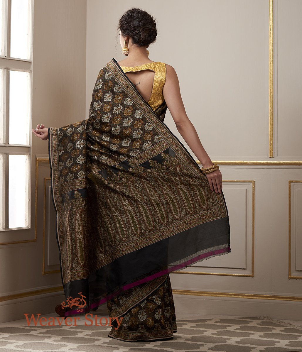 Handloom_Black_and_Beige_Jamawar_Tanchoi_Saree_WeaverStory_03