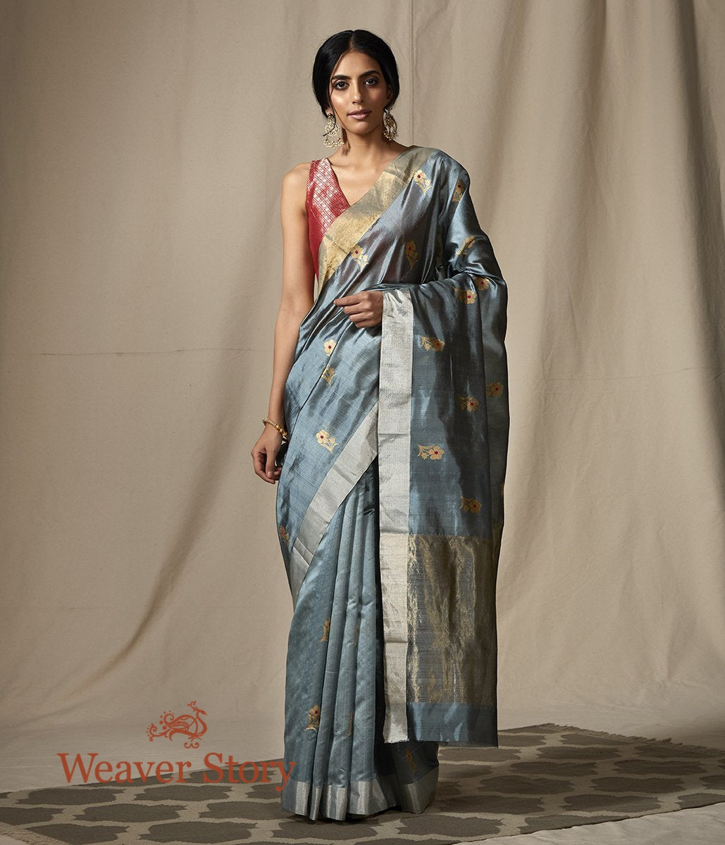 Handwoven_Chanderi_Silk_Saree_in_Grey_with_Gold_Flower_Motifs_WeaverStory_02
