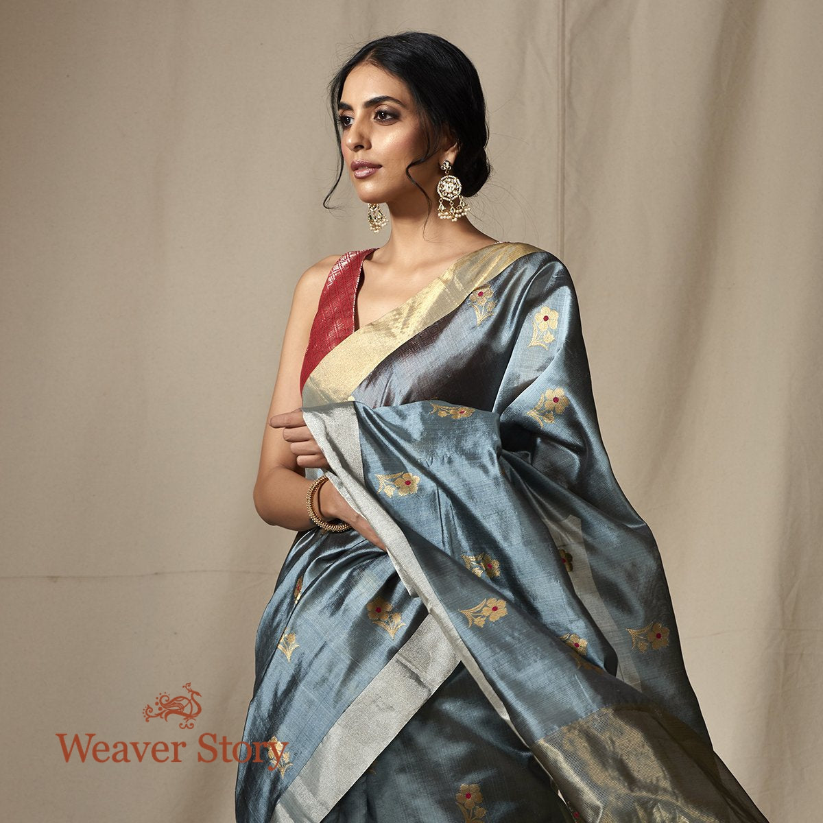 Handwoven_Chanderi_Silk_Saree_in_Grey_with_Gold_Flower_Motifs_WeaverStory_01