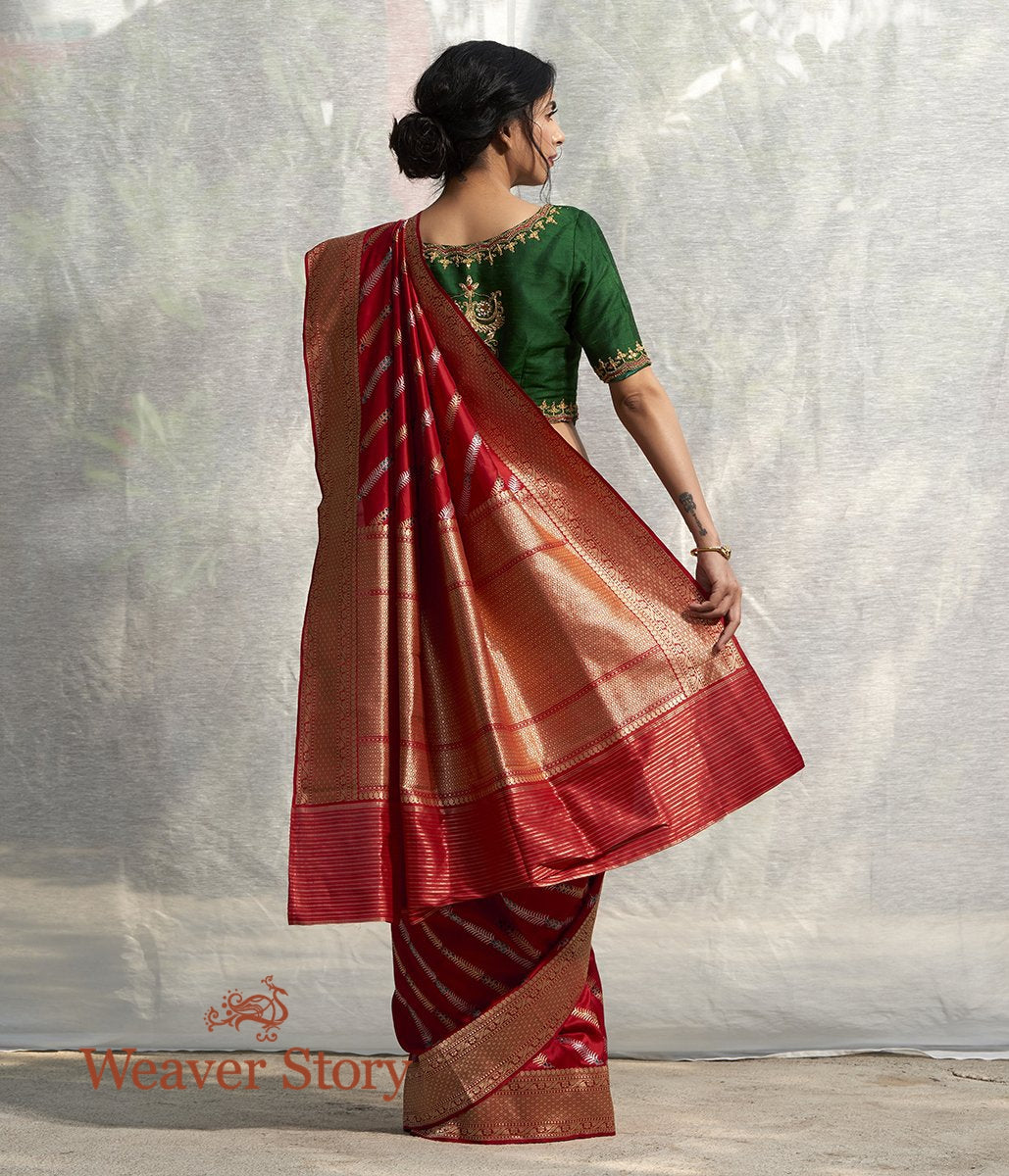 Handloom_Red_Silk_Saree_with_Diagonally_Woven_Meenakari_Bel_WeaverStory_03