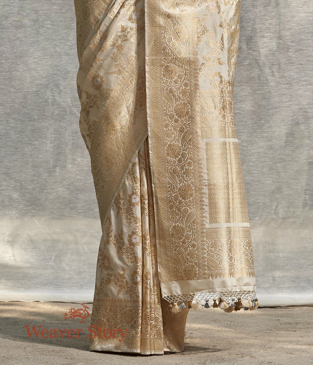 Handwoven_Offwhite_Kadhwa_Banarasi_Jangla_with_Floral_Weave_WeaverStory_04