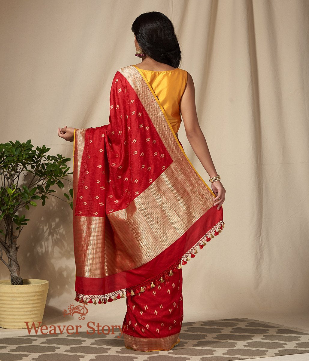Handwoven_Red_Banarasi_Tanchoi_Saree_with_Woven_Bird_Motifs_WeaverStory_03