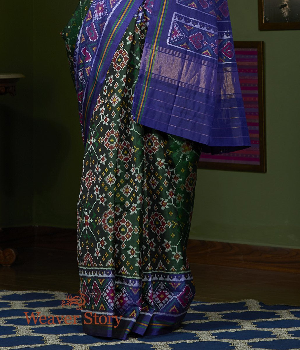 Handwoven_Blue_and_Green_Gujarat_Patola_Saree_WeaverStory_04