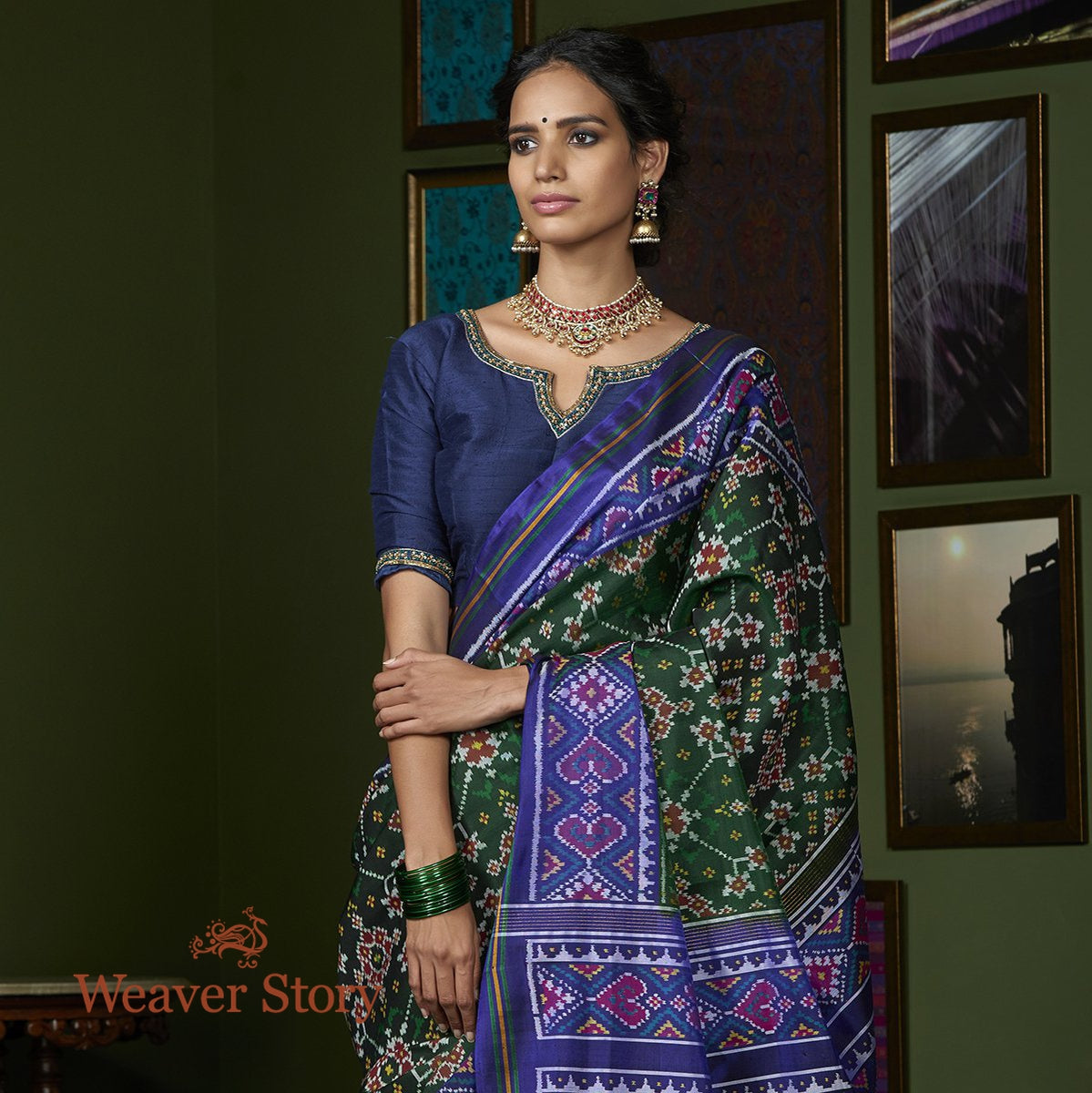 Handwoven_Blue_and_Green_Gujarat_Patola_Saree_WeaverStory_01
