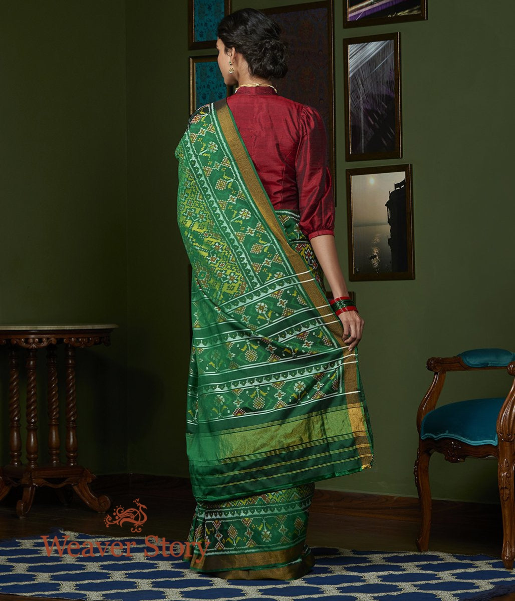 Handwoven_Green_and_Mustard_Dual_Tone_Gujarat_Patola_Saree_WeaverStory_03