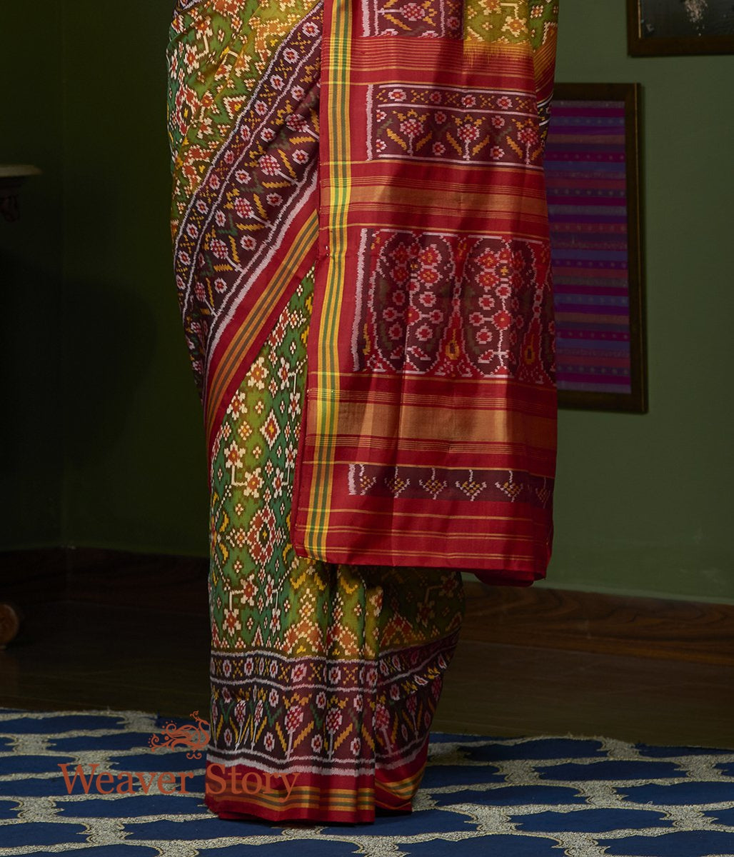 Handloom_Green_and_Yellow_Dual_Tone_Gujarat_Patola_Saree_with_Maroon_Border_WeaverStory_04