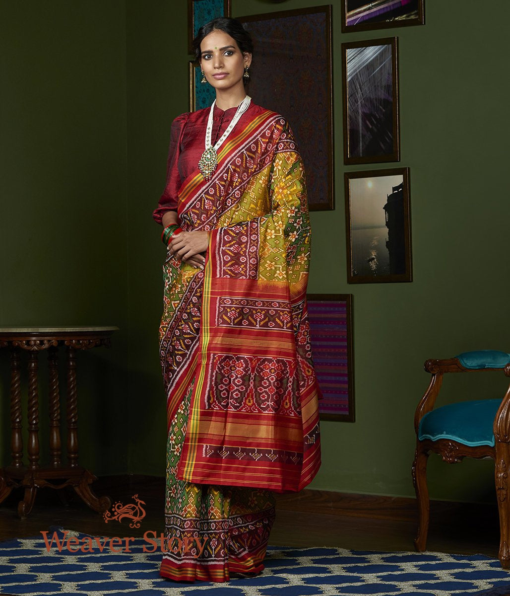 Handloom_Green_and_Yellow_Dual_Tone_Gujarat_Patola_Saree_with_Maroon_Border_WeaverStory_02