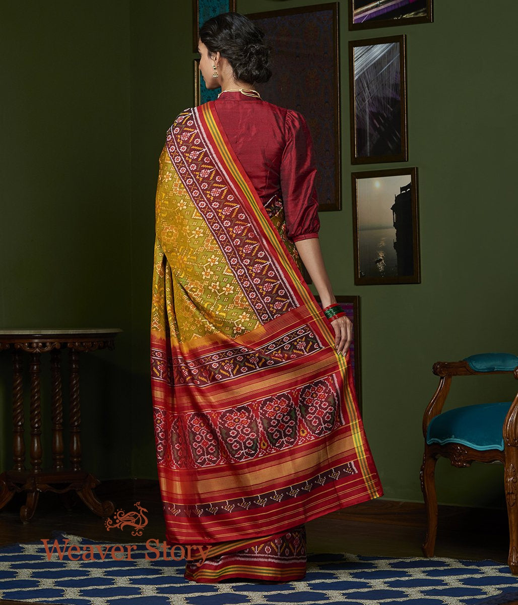 Handloom_Green_and_Yellow_Dual_Tone_Gujarat_Patola_Saree_with_Maroon_Border_WeaverStory_03