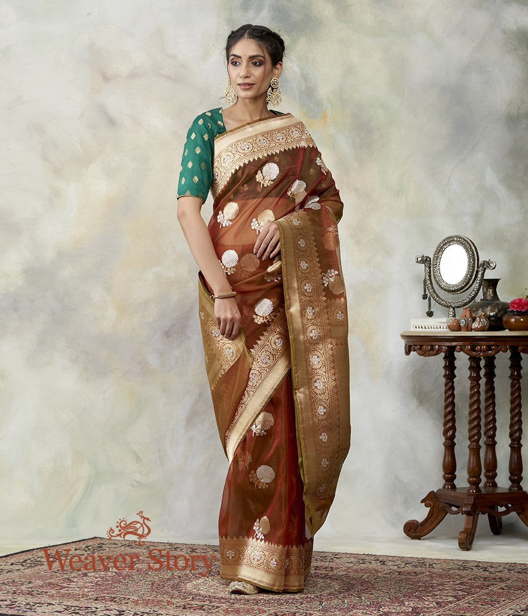 Handwoven_Kora_Silk_Banarasi_in_a_Dual_Tone_Rust_and_Green_WeaverStory_02