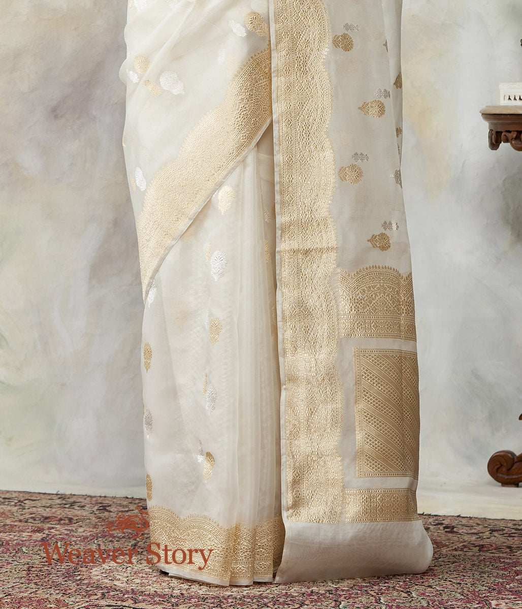 Handloom_OffWhite_and_Gold_Kora_Silk_Banarasi_Saree_WeaverStory_04