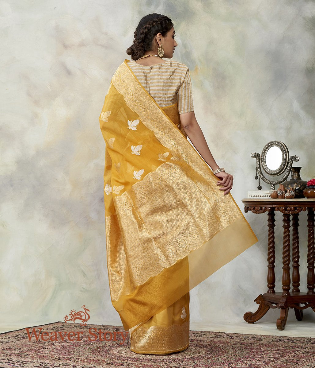 Handwoven_Kora_Silk_Banarasi_in_Mustard_with_Kadhwa_Booti_WeaverStory_03