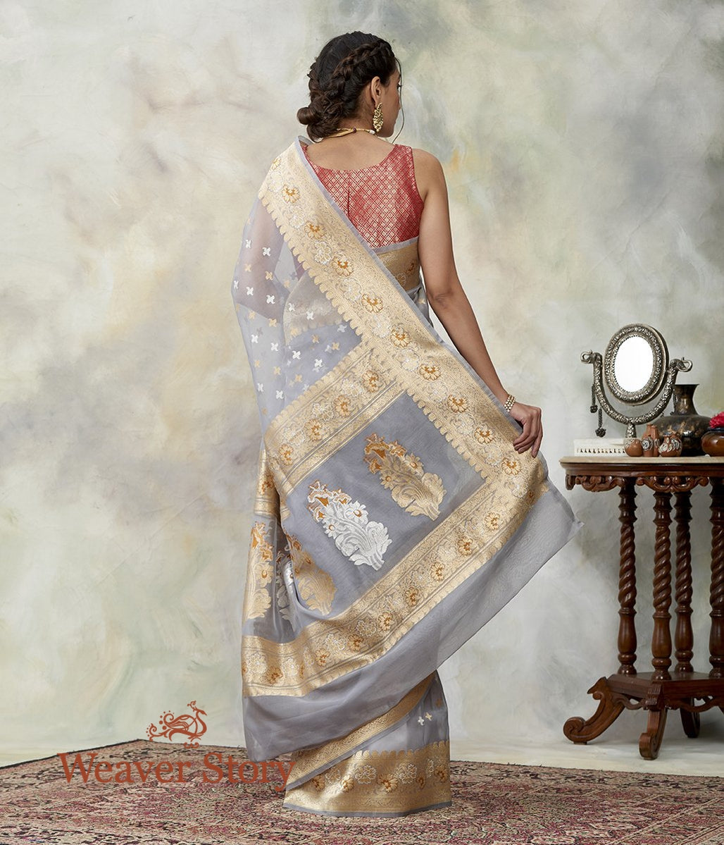 Light_Grey_Kora_Silk_Handloom_Saree_with_Kadhwa_Booti_WeaverStory_03