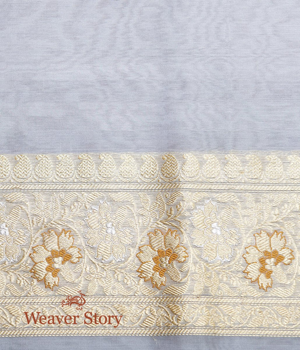 Light_Grey_Kora_Silk_Handloom_Saree_with_Kadhwa_Booti_WeaverStory_05