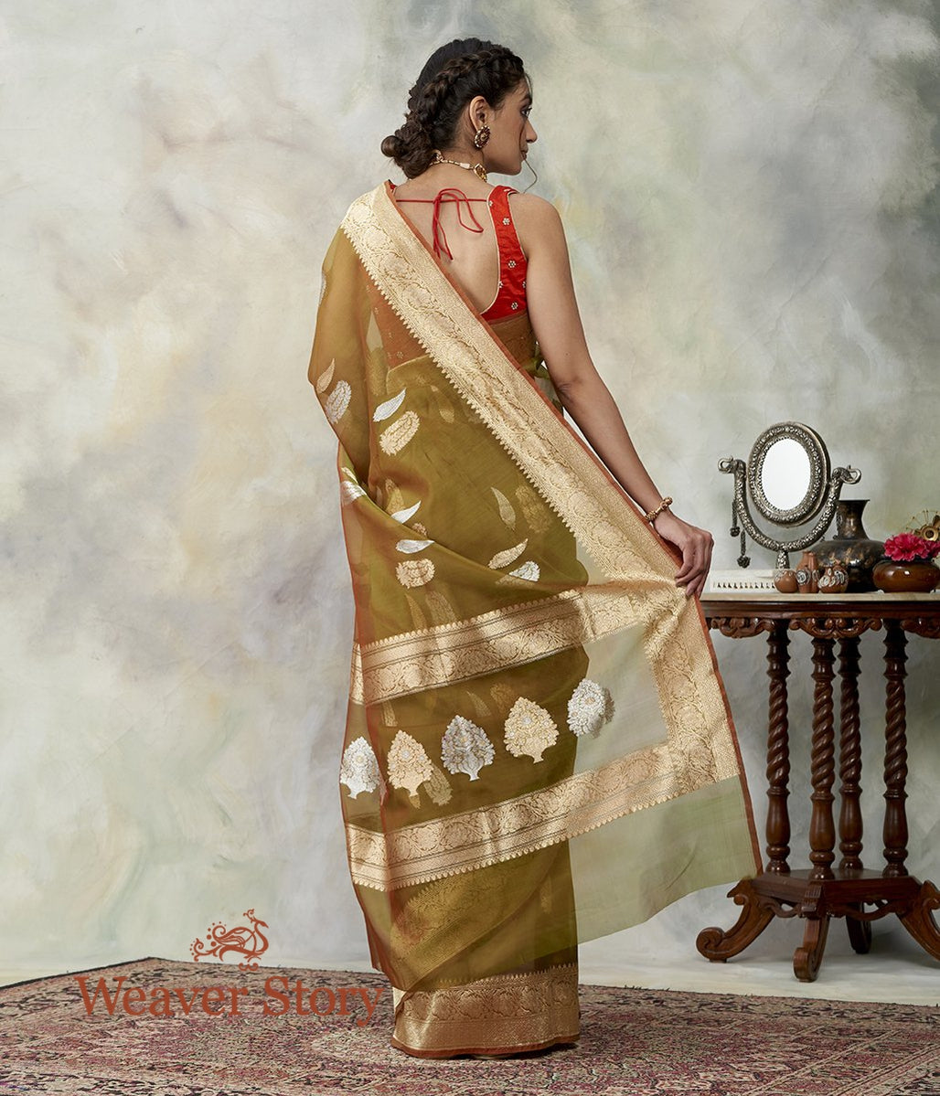 Handloom_Henna_Green_Kora_Silk_Banarasi_with_Kadhwa_Booti_WeaverStory_03