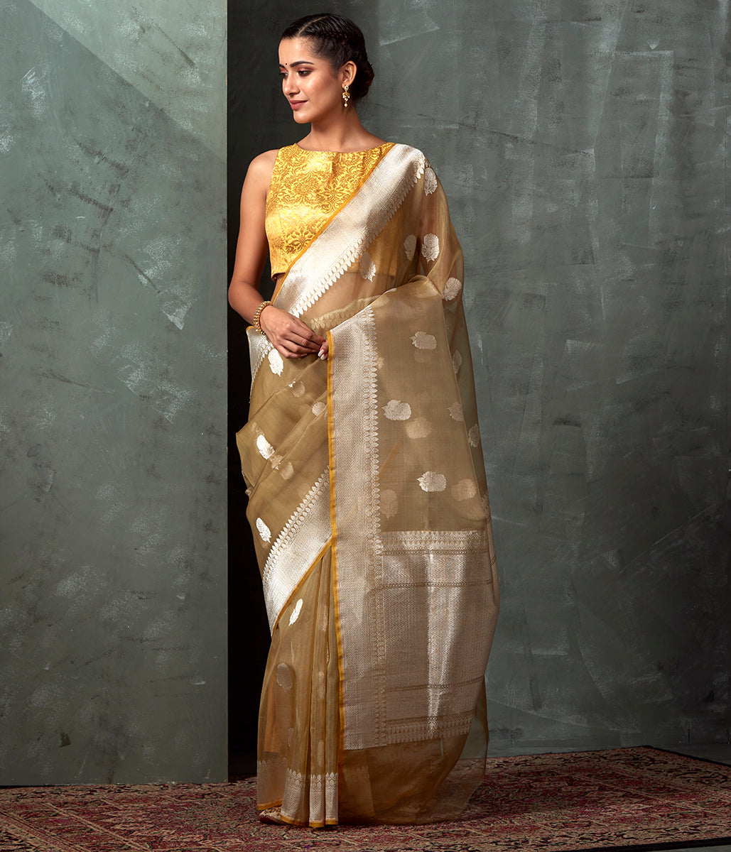 Handwoven_Brown_Kora_Silk_Saree_with_Kadhwa_Booti_And_Yellow_Selvedge_WeaverStory_02
