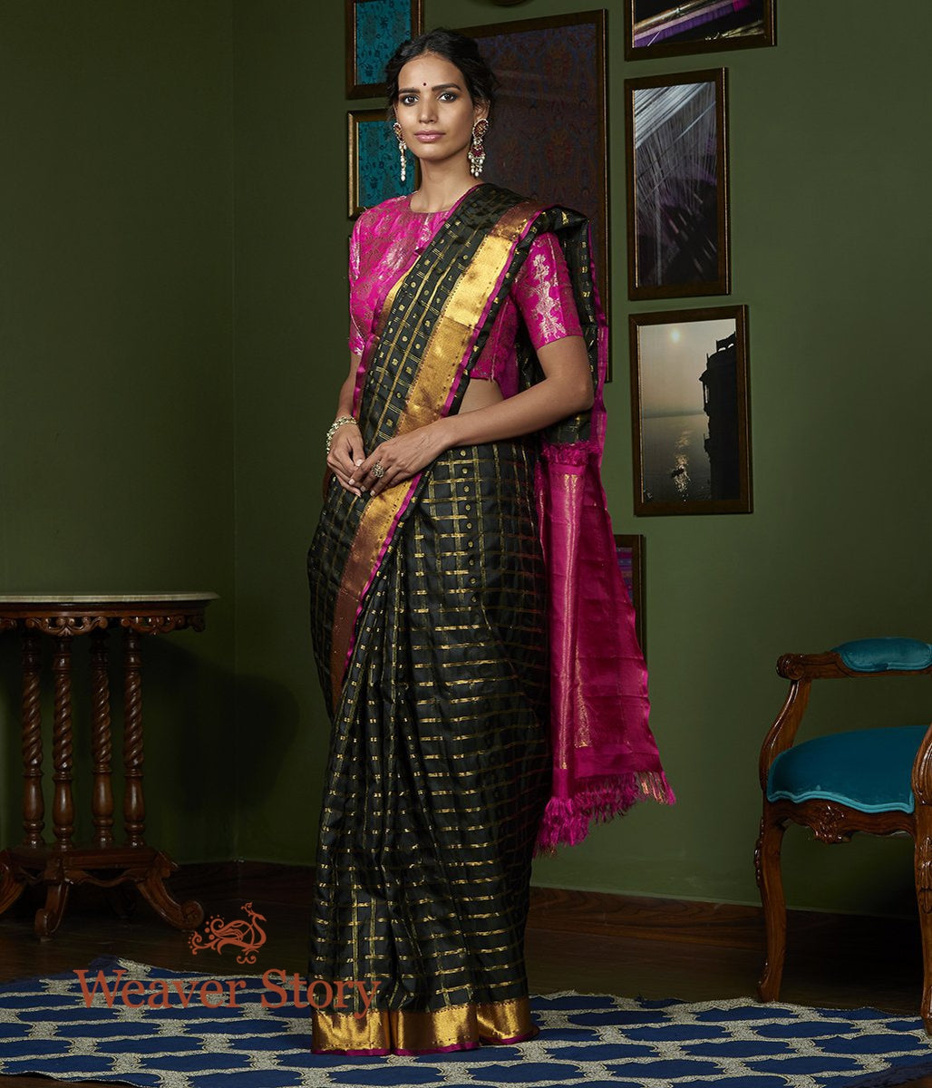 Handwoven_Black_Kanjivaram_Silk_Saree_with_Checks_WeaverStory_02
