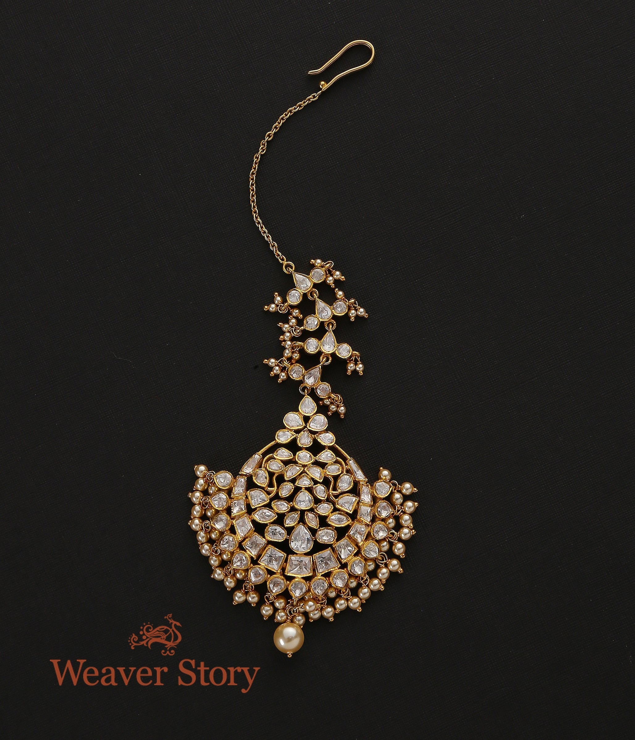 Chaandnuma_Matha_Tikka_with_Polki_Crafted_in_Pure_Silver_WeaverStory_02