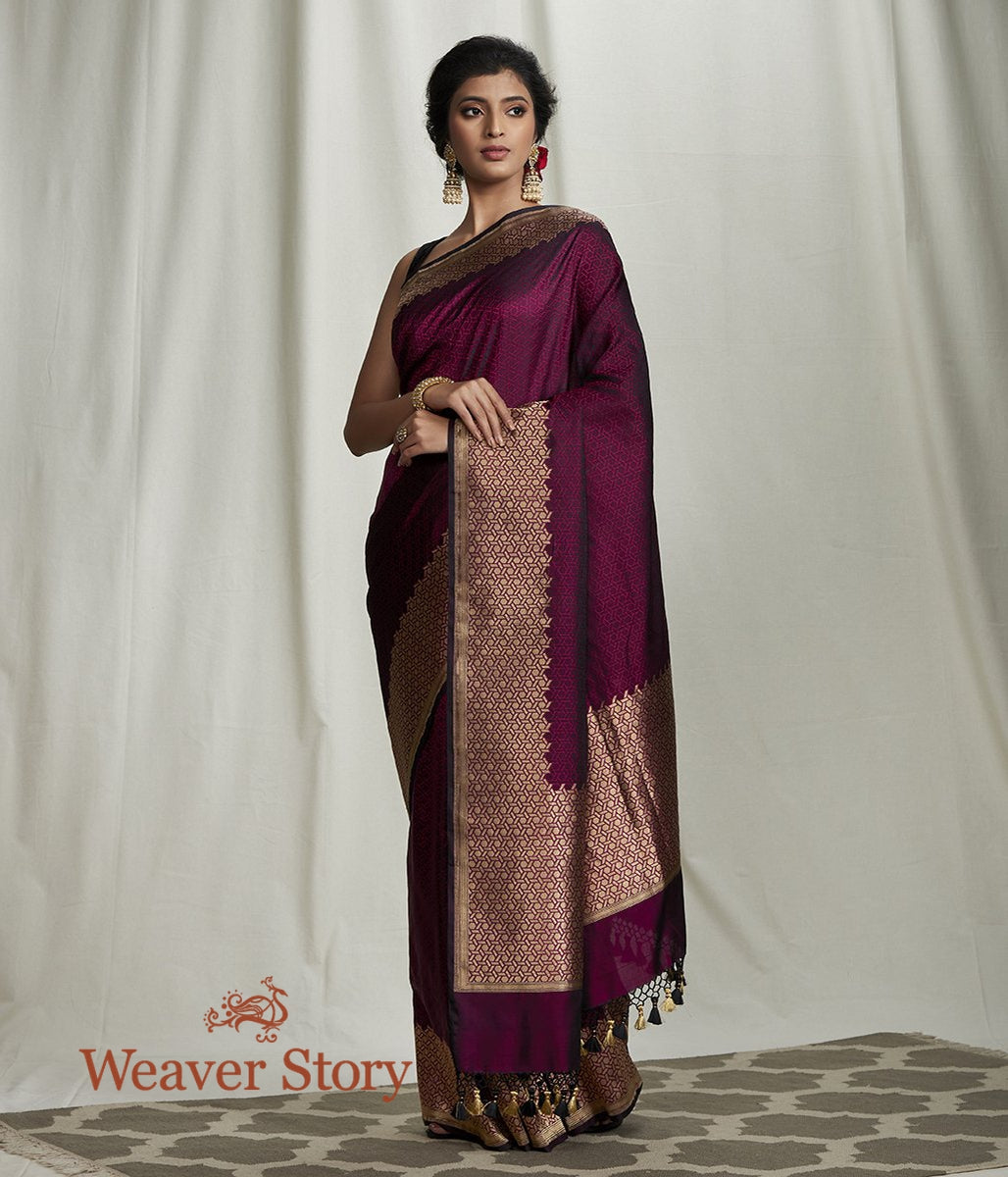 Handwoven_Black_and_Pink_Dual_Tone_Honeycomb_Weave_Banarasi_Saree_WeaverStory_02