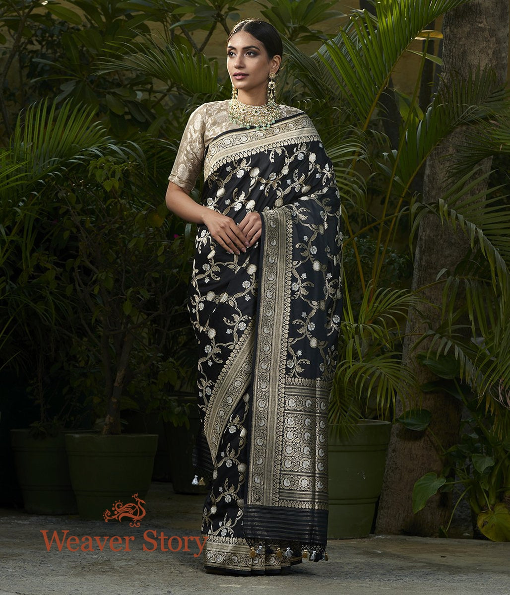 Handloom_Black_Sona_Rupa_Kadhwa_Jangla_Saree_with_Pink_Blouse_WeaverStory_02