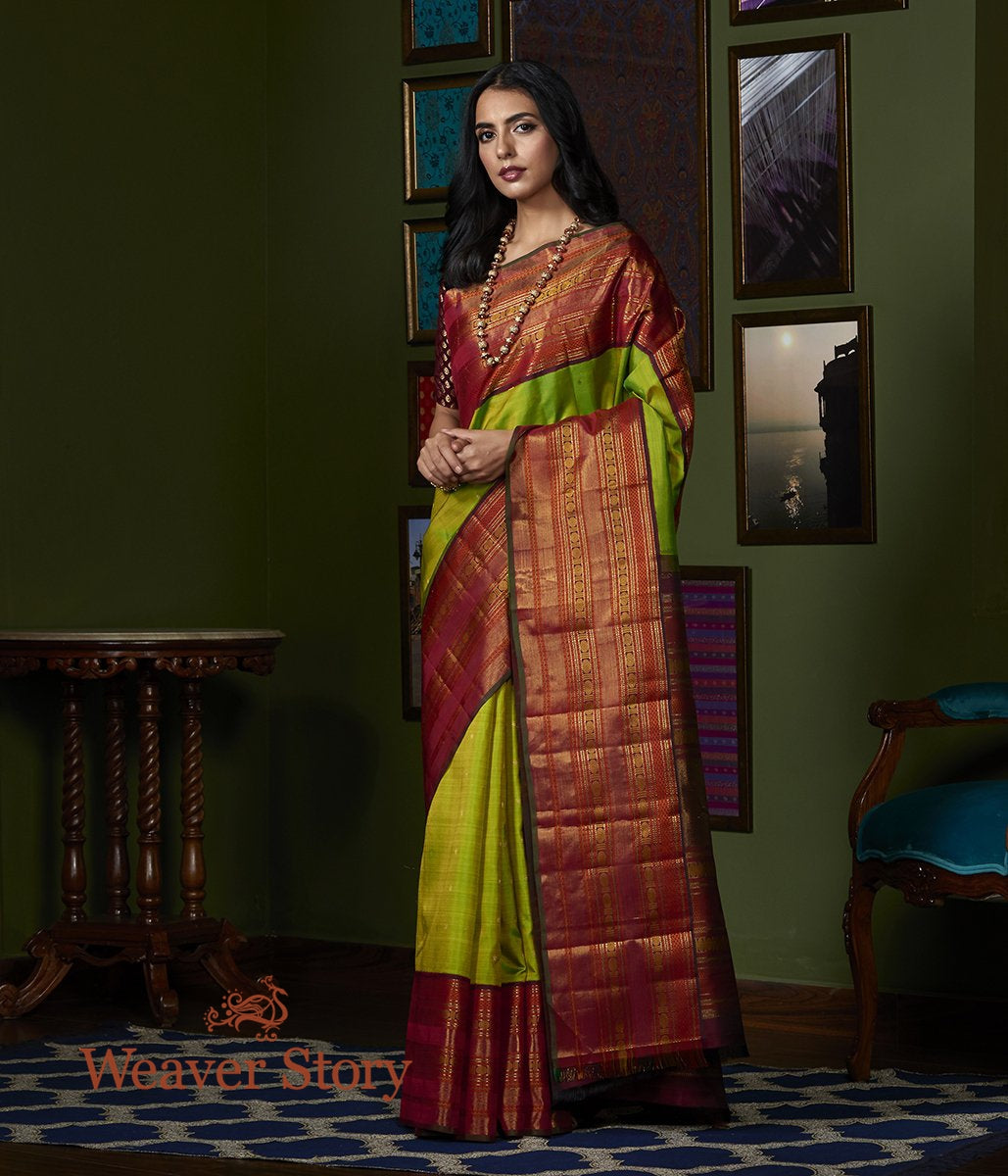 Handloom_Green_Kanjivaram_Silk_Saree_with_Wine_Border_WeaverStory_02