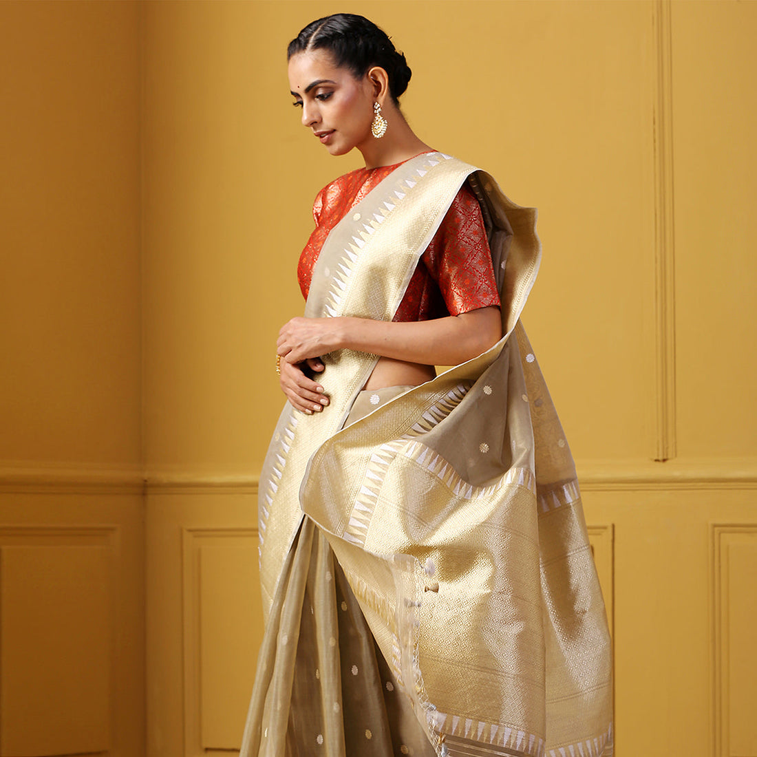 Handloom_Beige_Kora_Saree_with_Kadhwa_Booti_and_Temple_Border_WeaverStory_02