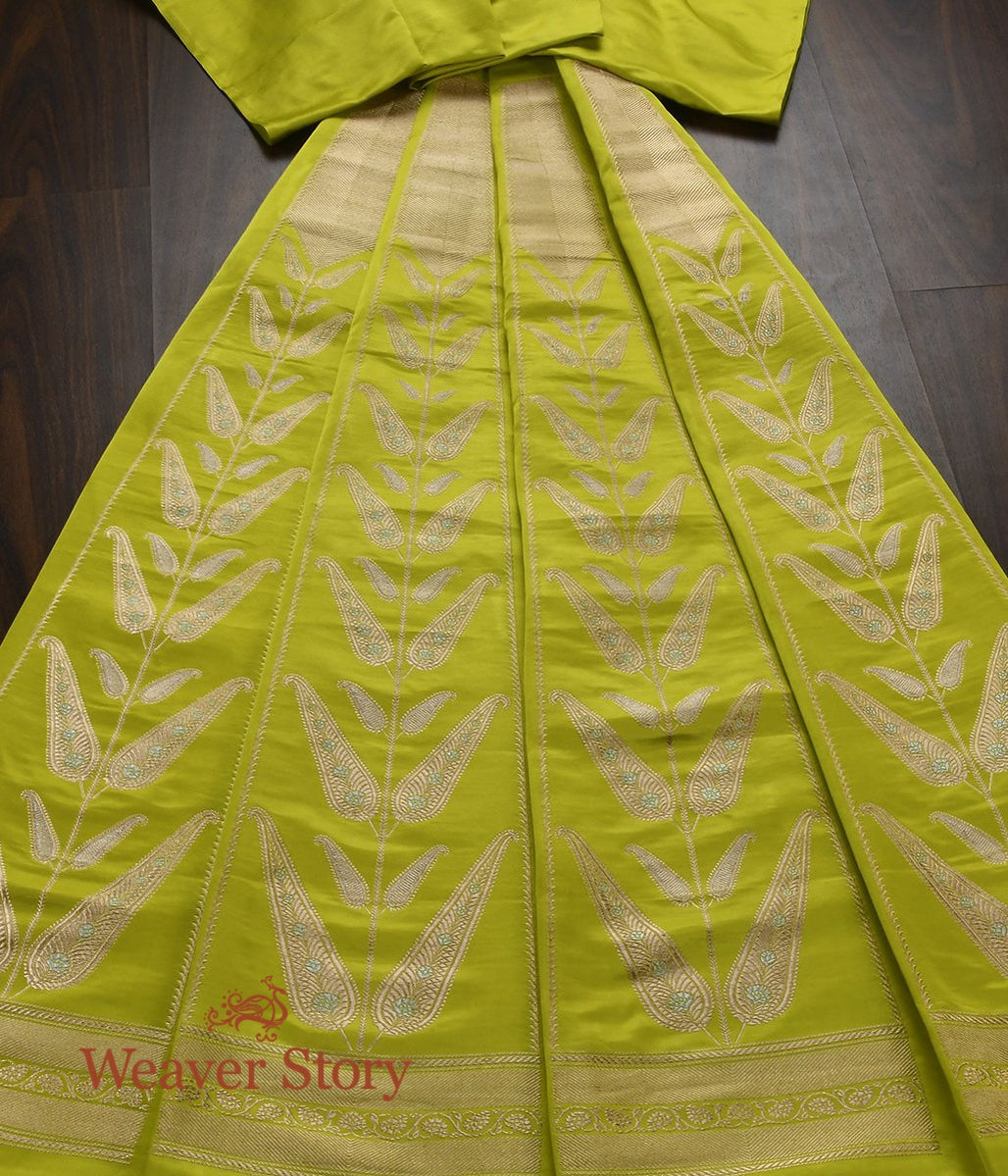 Handloom_Lime_Green_Kadhwa_Silk_Banarasi_Lehenga_WeaverStory_02