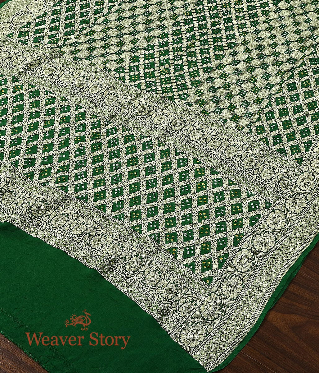 Handloom_Banarasi_Bandhani_Georgette_Dupatta_in_Green_WeaverStory_02